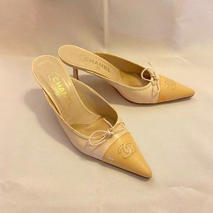 Vintage Chanel Beige Pointed Toe Classy Slingbacks with Bow